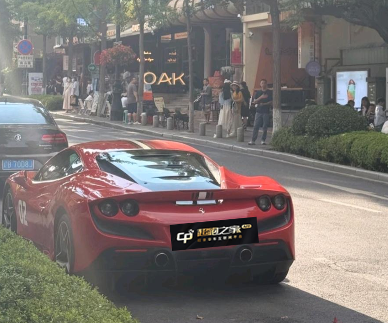 Ferrari F8 - фото 3