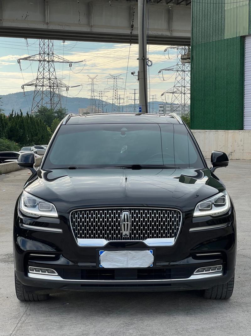 Lincoln Aviator - фото 1