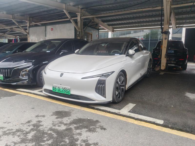 Dongfeng Forthing S7 - фото 0