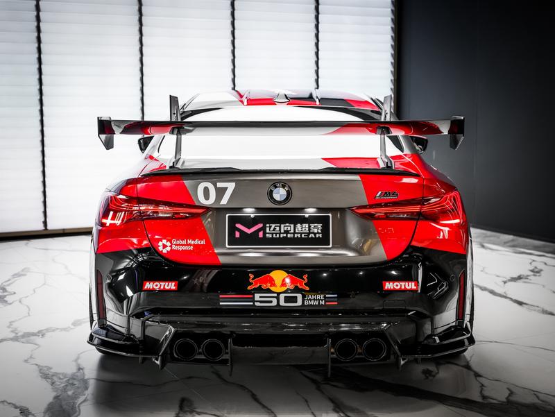 BMW M4 - фото 2