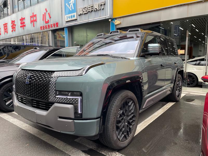 Yangwang U8 - фото 0
