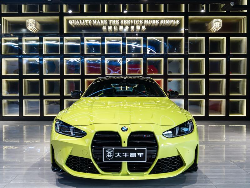 BMW M4 - фото 1