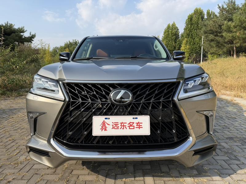 Lexus LX - фото 1