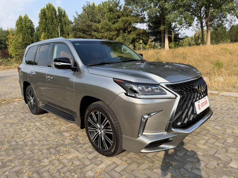 Lexus LX - фото 2