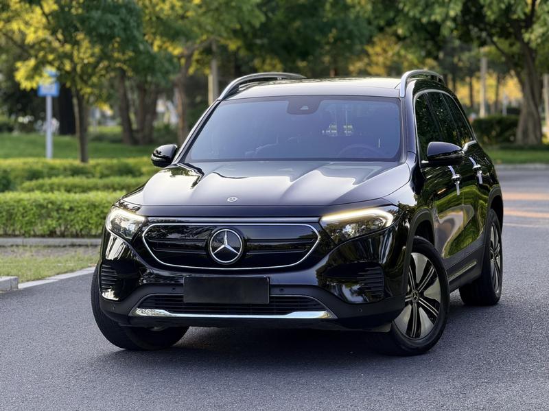 Mercedes-Benz EQB - фото 0