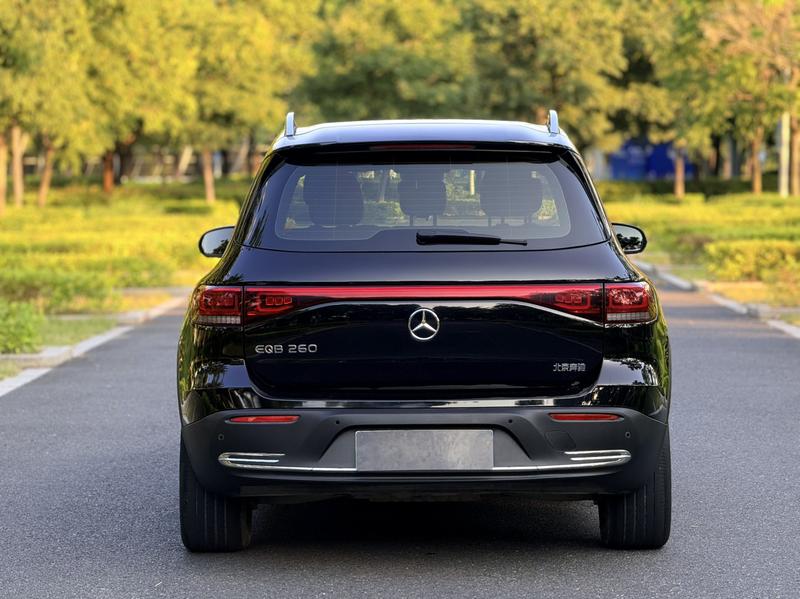 Mercedes-Benz EQB - фото 3
