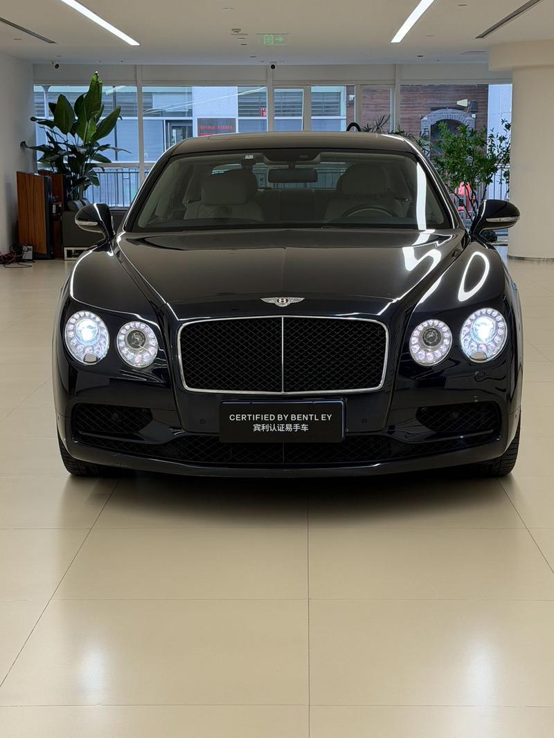 Bentley Flying Spur - фото 1