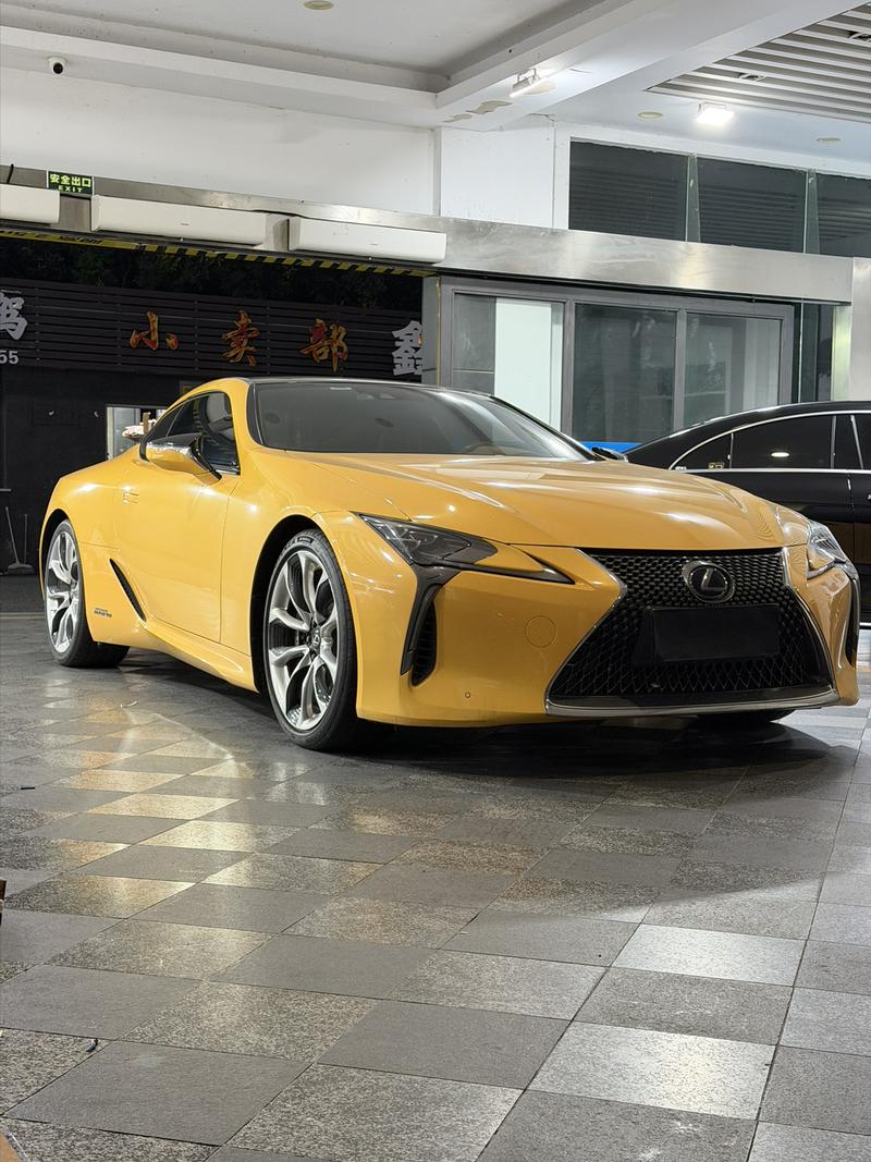 Lexus LC - фото 1