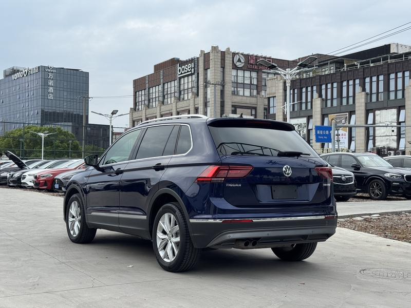 Volkswagen Tiguan - фото 4