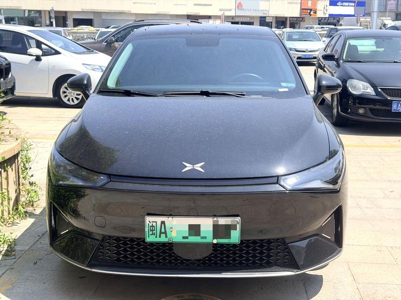 XPeng P5 - фото 1