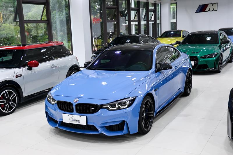 BMW M4 - фото 0