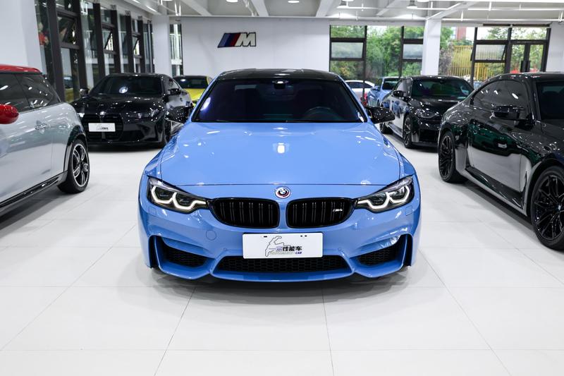 BMW M4 - фото 1