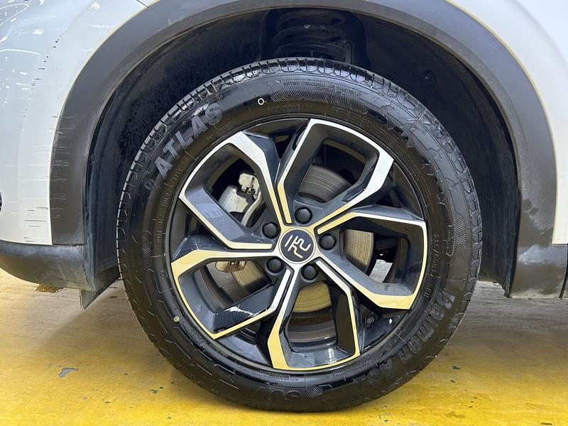 BYD Atto 3 - фото 3