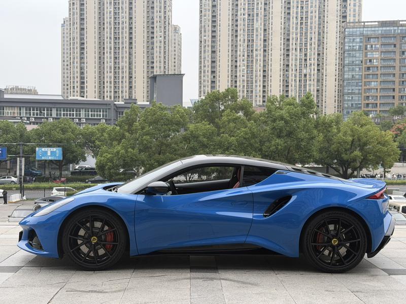 Lotus Emira - фото 2