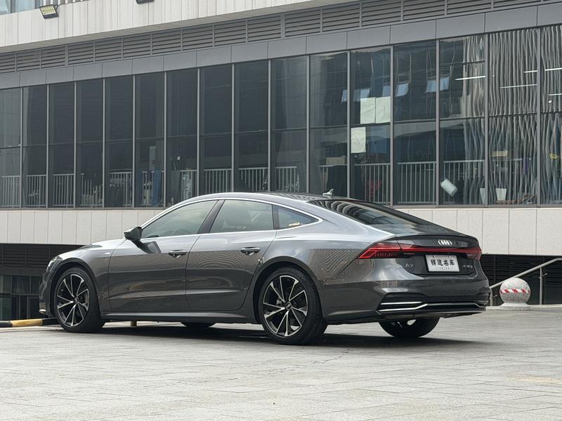 Audi A7 - фото 4
