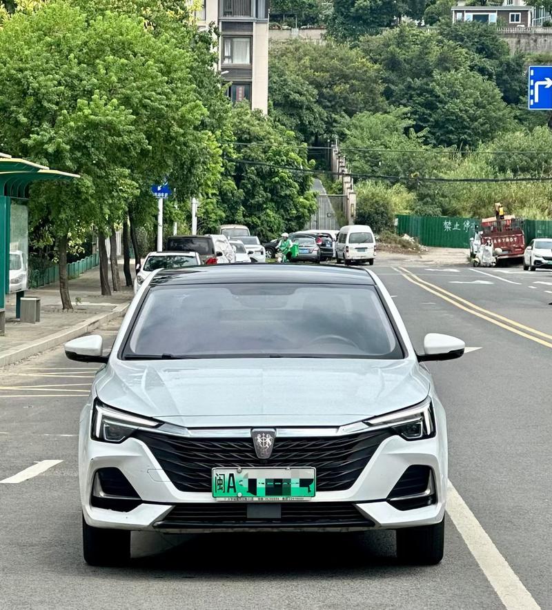 Roewe i6 MAX EV - фото 1