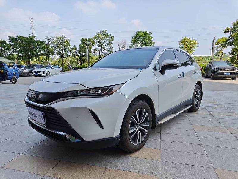 Toyota Harrier - фото 0