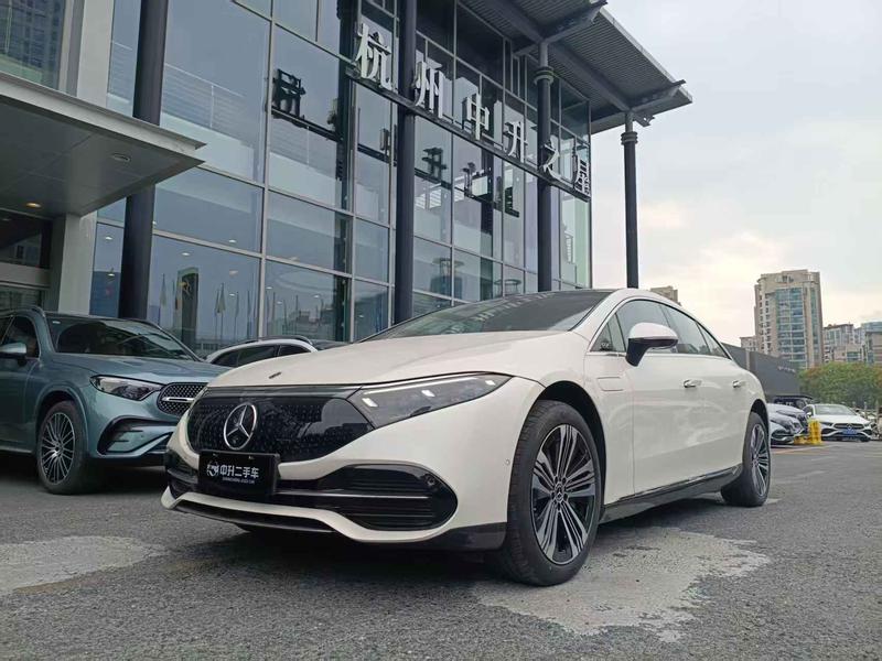 Mercedes-Benz EQS - фото 0