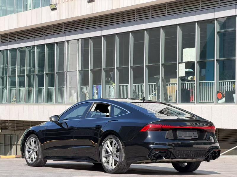 Audi A7 - фото 3