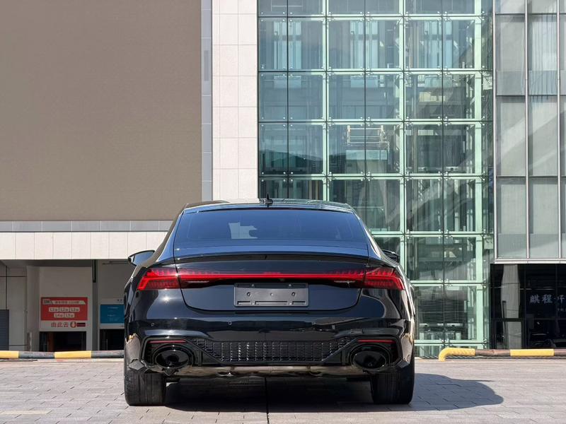 Audi A7 - фото 4