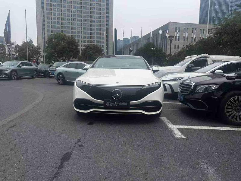 Mercedes-Benz EQS - фото 1