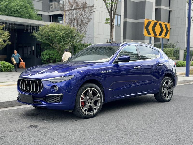 Maserati Levante - фото 0