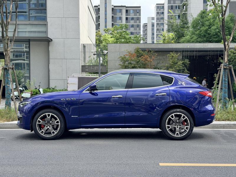 Maserati Levante - фото 2