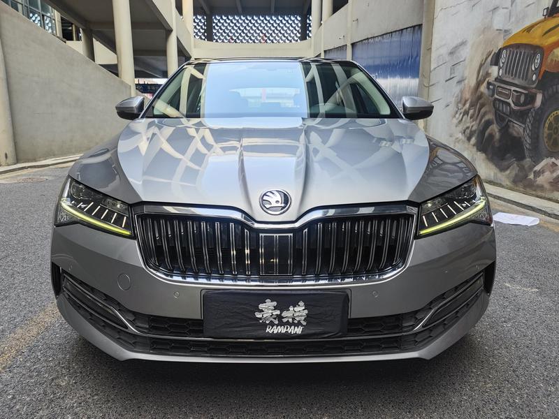 Skoda Superb - фото 1