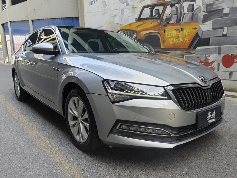 Skoda Superb - фото 2