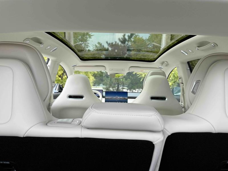 Luxeed R7 - фото 3
