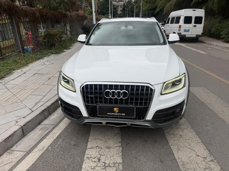 Audi Q5 - фото 1