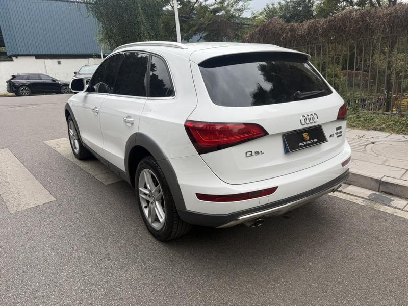 Audi Q5 - фото 3