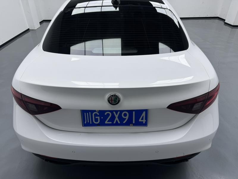 Alfa Romeo Giulia - фото 2