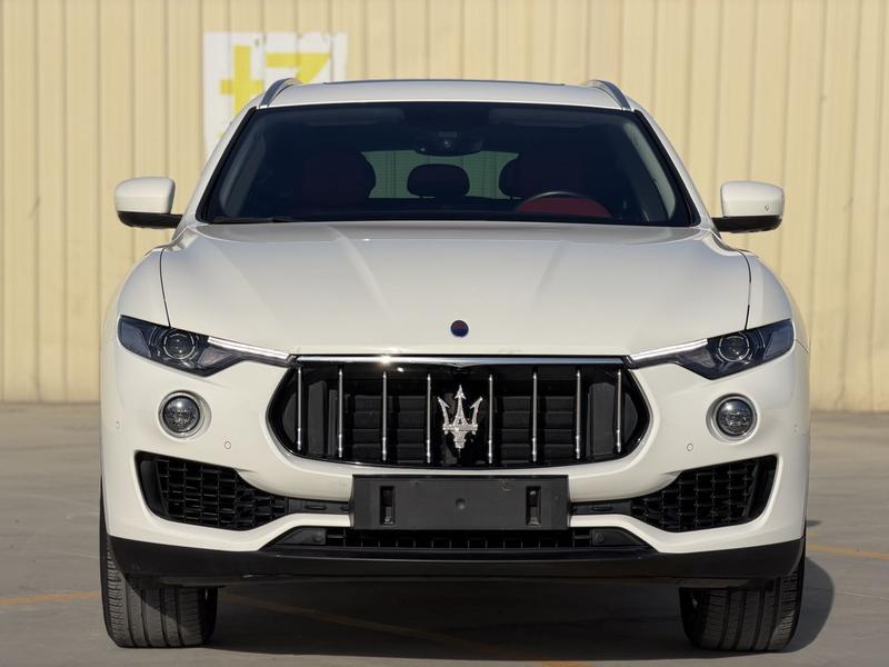 Maserati Levante - фото 1