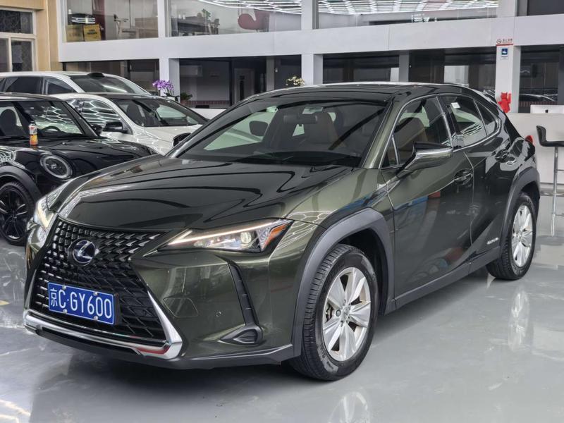 Lexus UX - фото 0