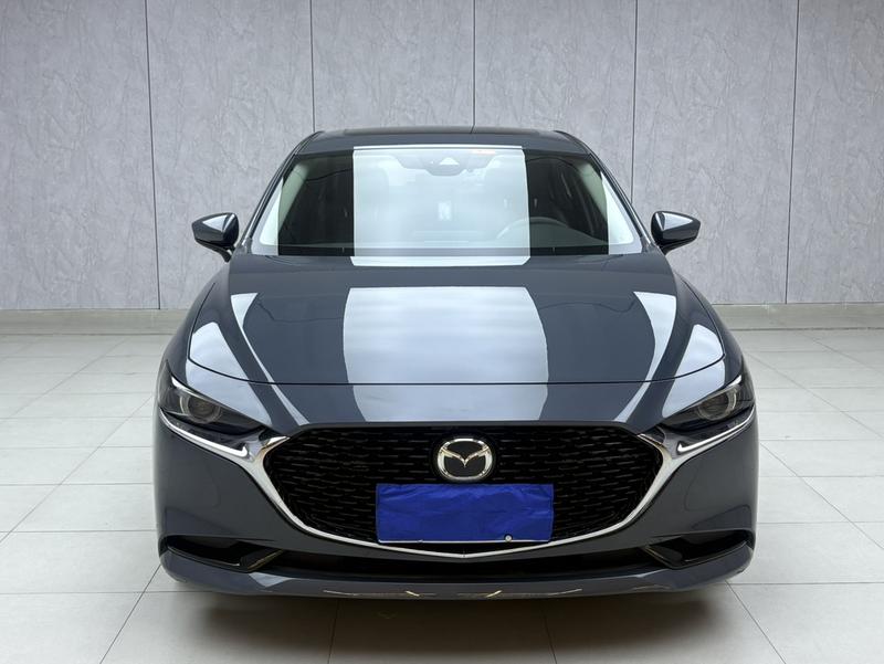 Mazda 3 - фото 1