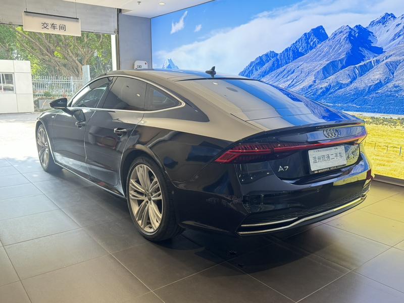 Audi A7 - фото 3