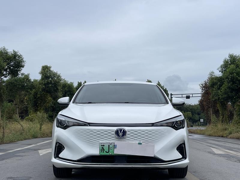 Changan Eado EV - фото 1