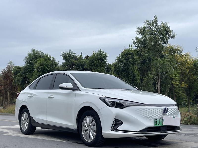 Changan Eado EV - фото 2