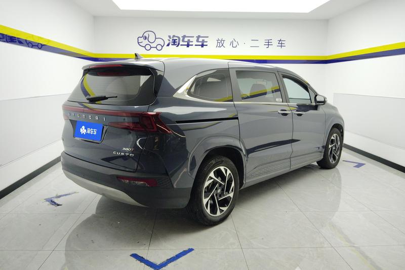 Hyundai Custin - фото 2