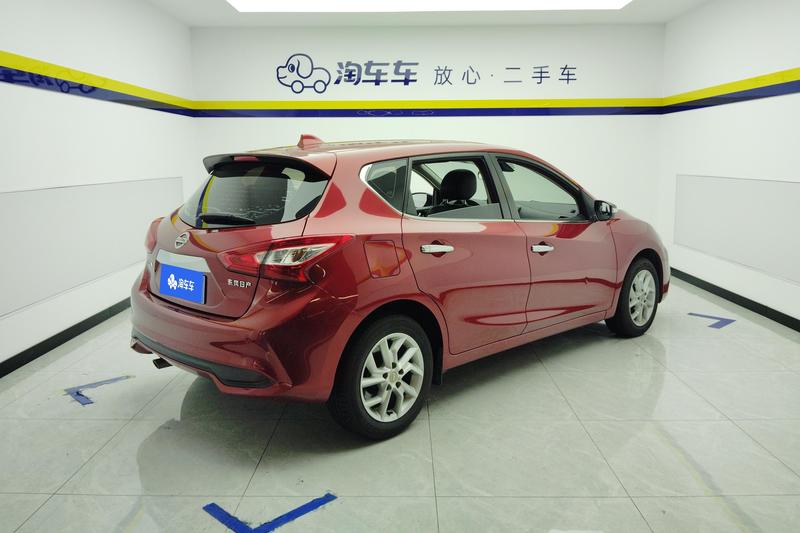Nissan Tiida - фото 2