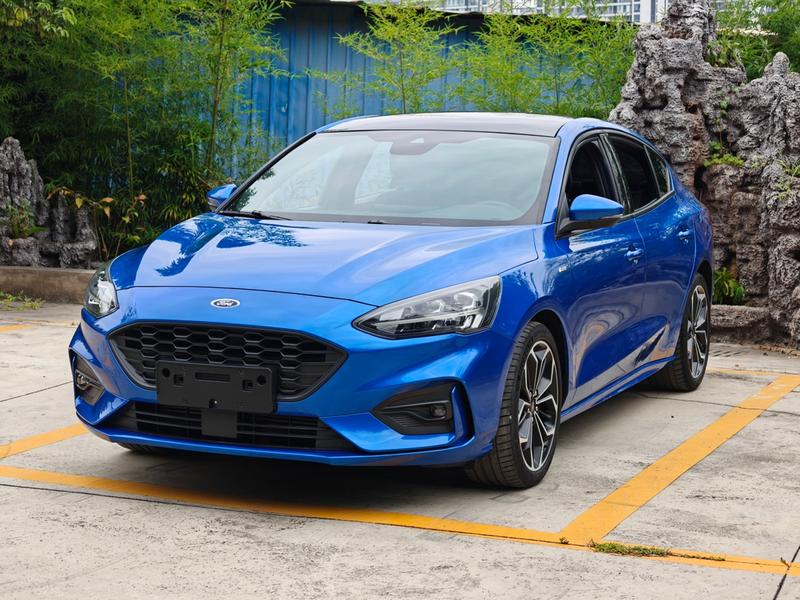 Ford Focus - фото 0