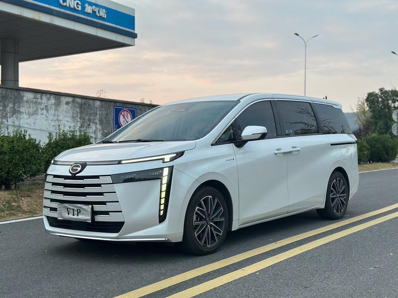 GAC Trumpchi E8 PHEV - фото 0