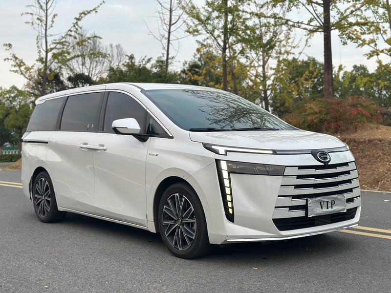 GAC Trumpchi E8 PHEV - фото 2
