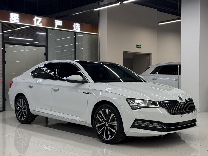 Skoda Superb - фото 2