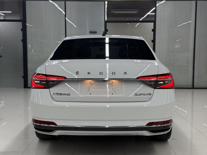 Skoda Superb - фото 4
