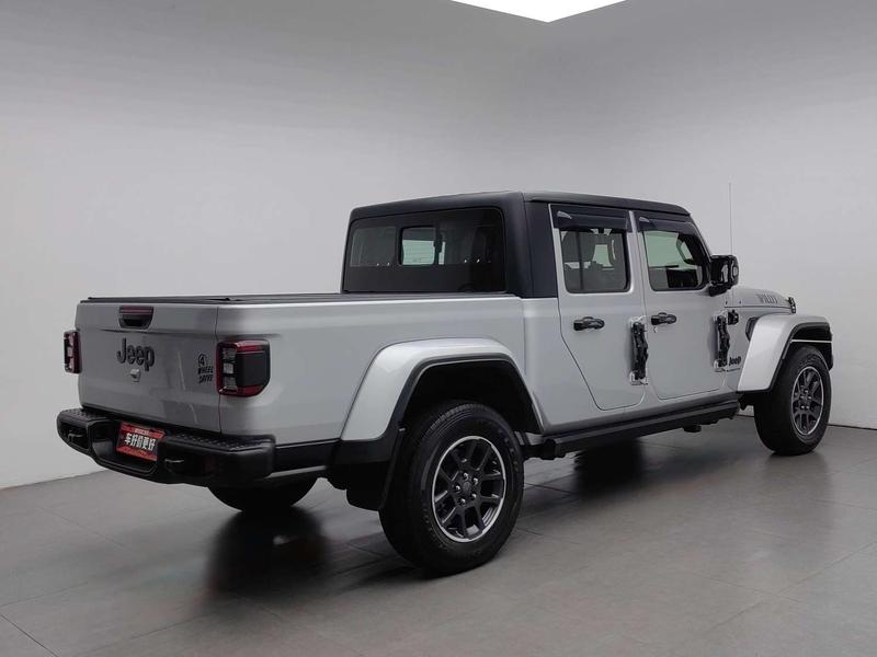 Jeep Gladiator - фото 3