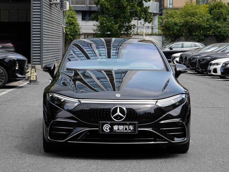 Mercedes-Benz EQS - фото 1