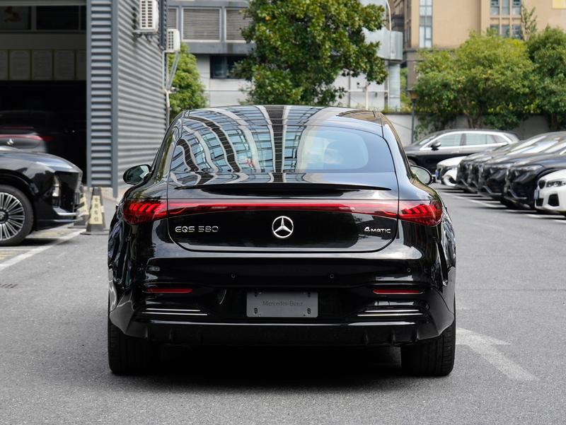 Mercedes-Benz EQS - фото 3