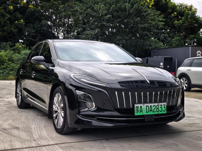 Hongqi E-QM5 - фото 2